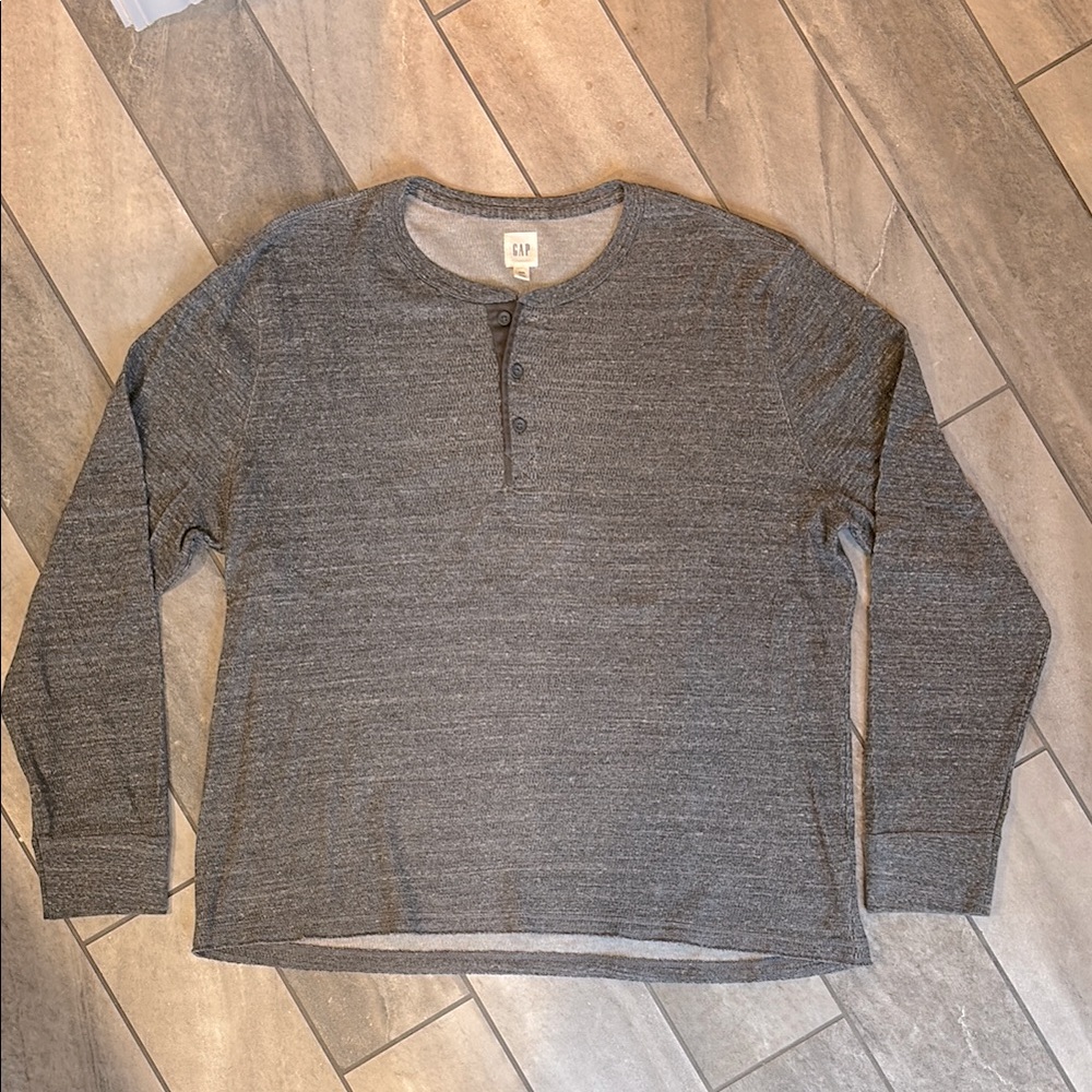 GAP Men's Gray Henley Shirt